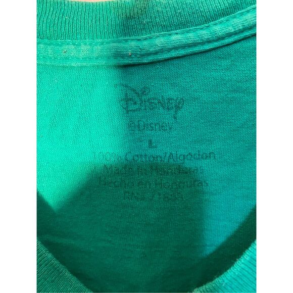Disney women’s green Santa short sleeve, Mickey Mouse T-shirt, size large - Picture 4 of 4